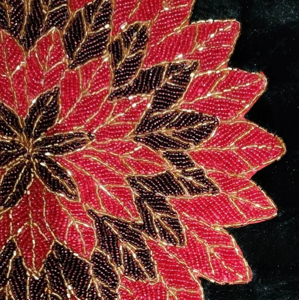 x4 Nicole Miller Red & Gold POINSETTIA Sparkly Beaded Placemats Chargers New